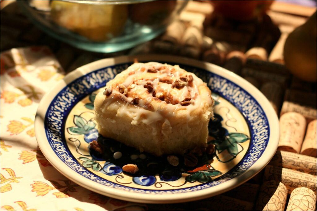 Cinnamon Roll Serving