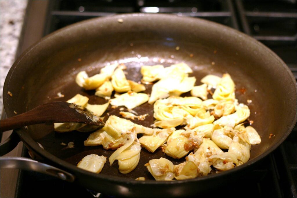 Cook Garlic and Artichoke Quarters