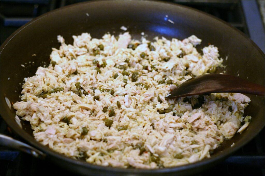 Cooked sauce for Lemon Tuna Pasta