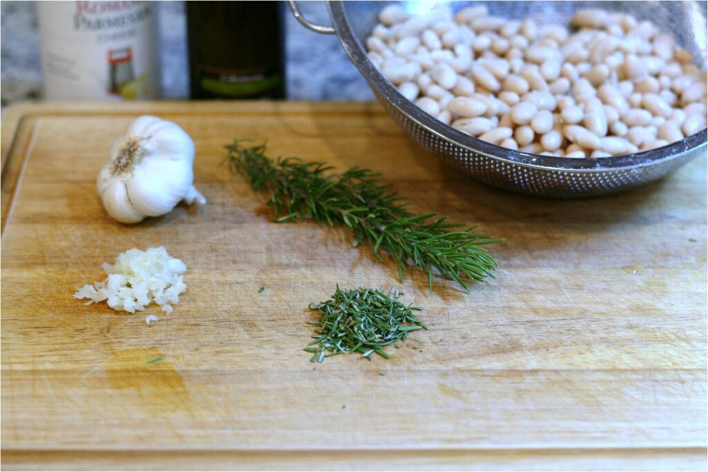Mince Garlic and rosemary for Roasted Fennel Dip