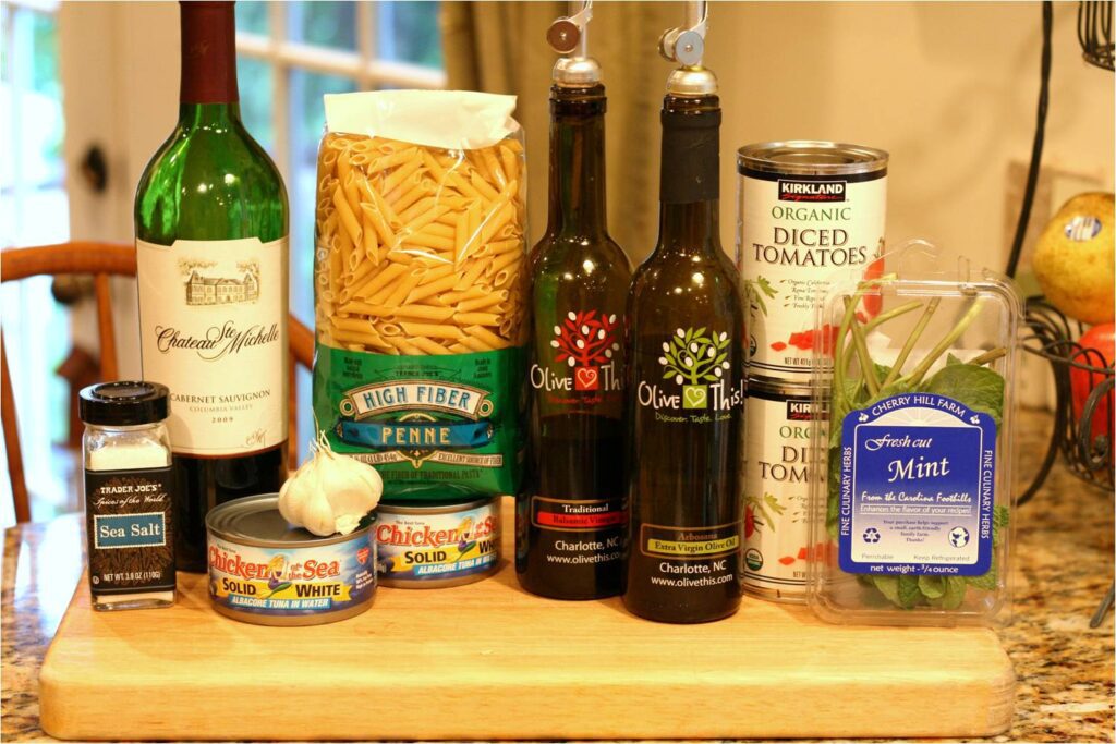 Pasta Tomato-Garlic Tuna Sauce Ingredients