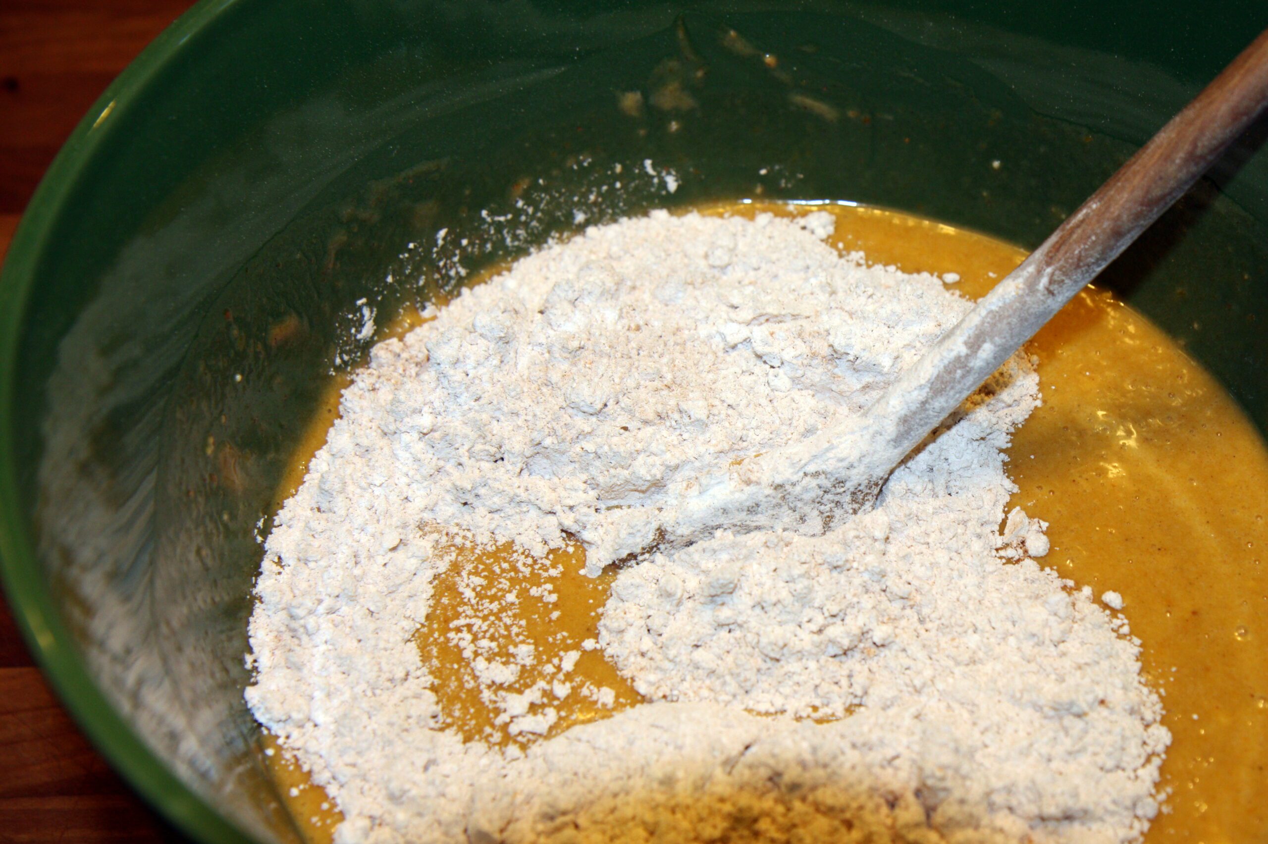 pumpkin-bread-mixing