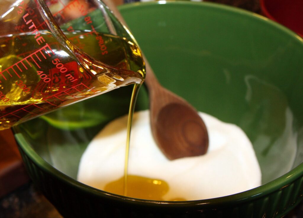 pumpkin-bread-pour-oil