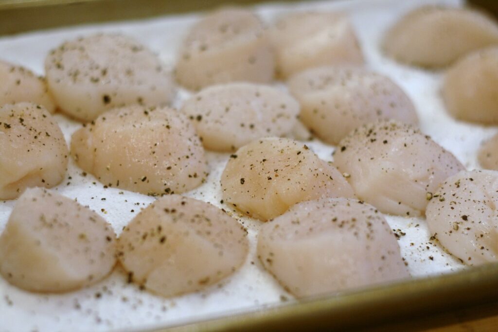 Salt and Pepper raw scallops