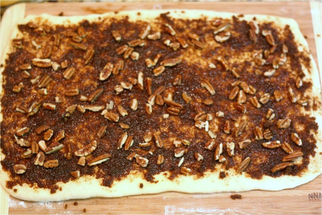 Spread Cinnamon Roll Filling