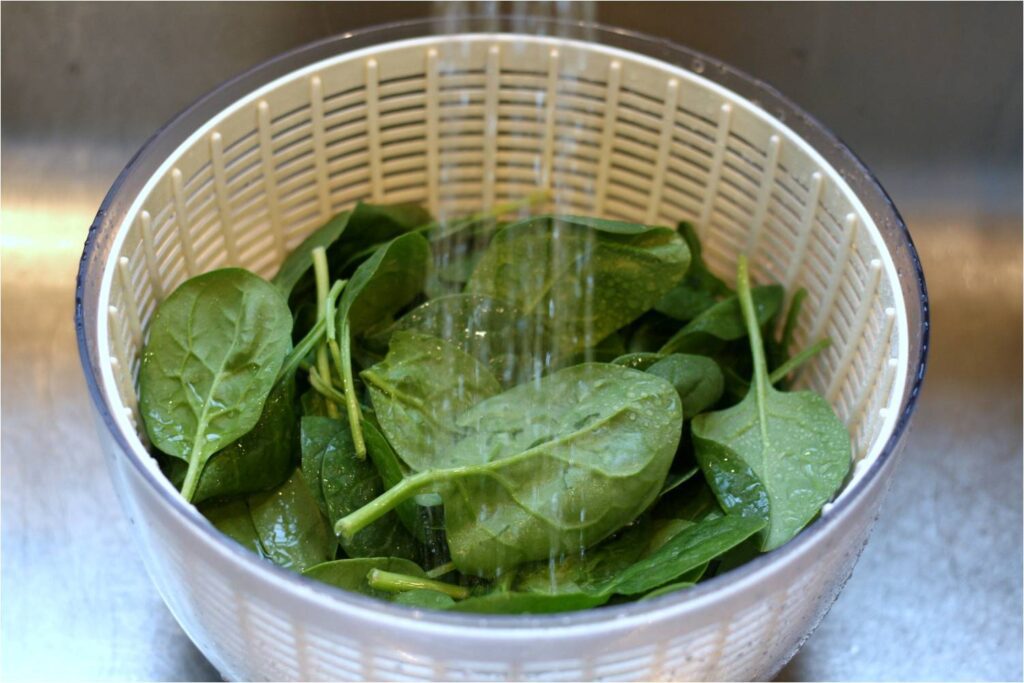 Wash Spinach